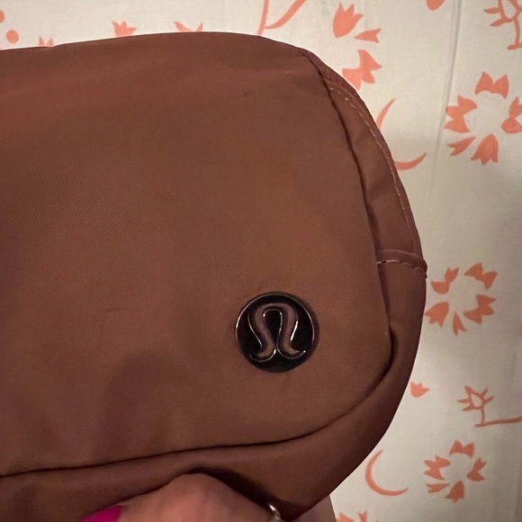 LIKE NEW! LULULEMON ATHLETICA everywhere belt bag - ancient copper - Picture 7 of 7